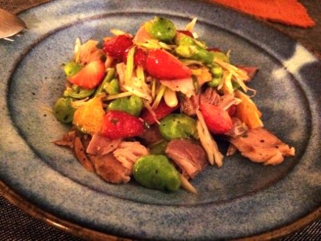 豚の網焼と空豆と島らっきょうのフルーツサラダ photo by リカちゃん