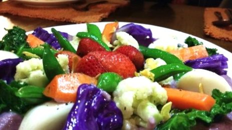 紫キャベツのソースで季節の温野菜 photo by竹内君