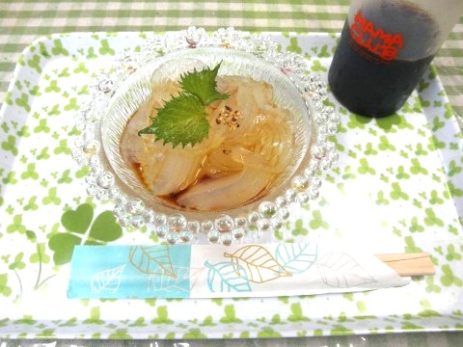 ところてん　去年の夏の写真。瀬戸内海の豊島で食べたところてん。いい感じでしょー！このあと売れ残ったタコ焼き3つくれたんだったなー。外は激しく暑かった。